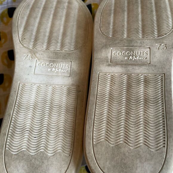 Coconuts by Matisse slip on booties - Picture 7 of 8